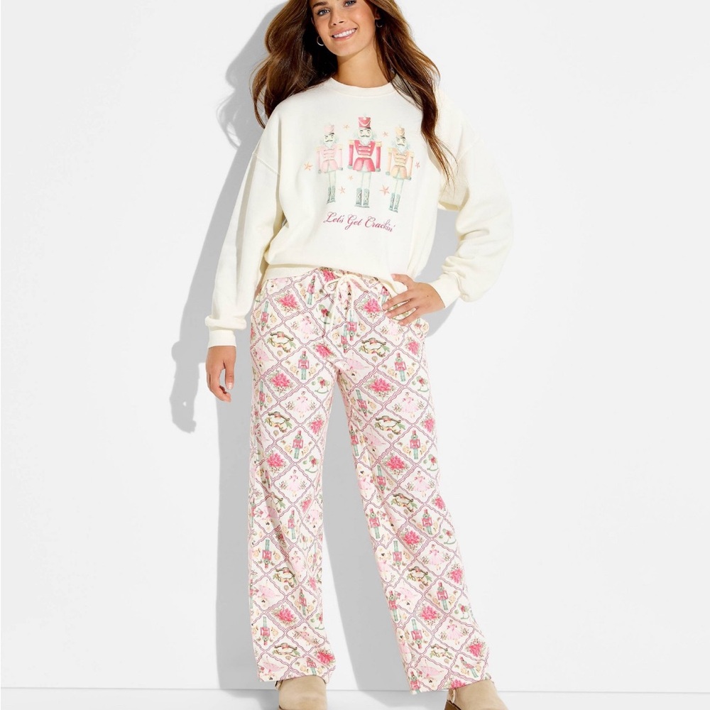Viral Target Nutcracker Pants. NWT xxl